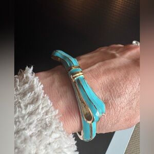 Enamel Bow Bracelet in Glossy Turquoise